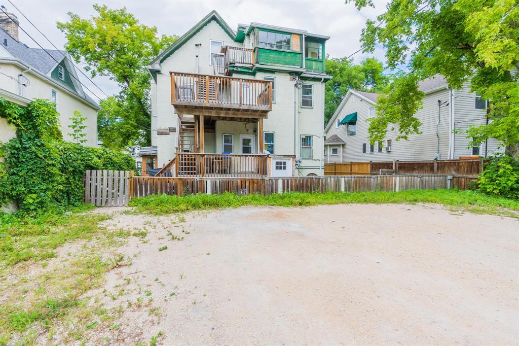 Photo 7 of 574 Gertrude Avenue, Winnipeg MB