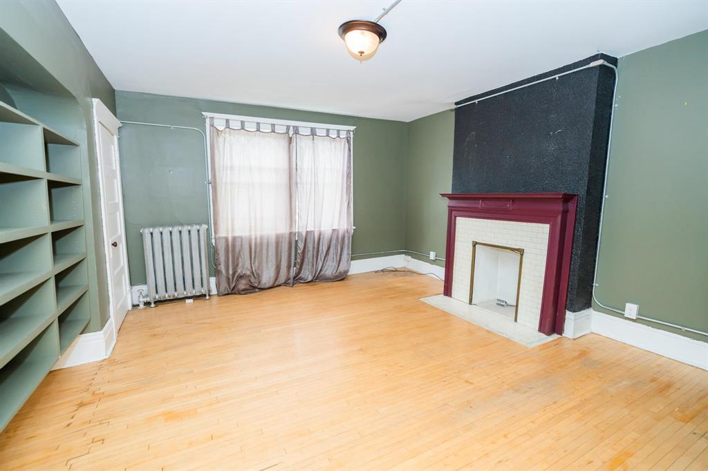 Photo 3 of 574 Gertrude Avenue, Winnipeg MB
