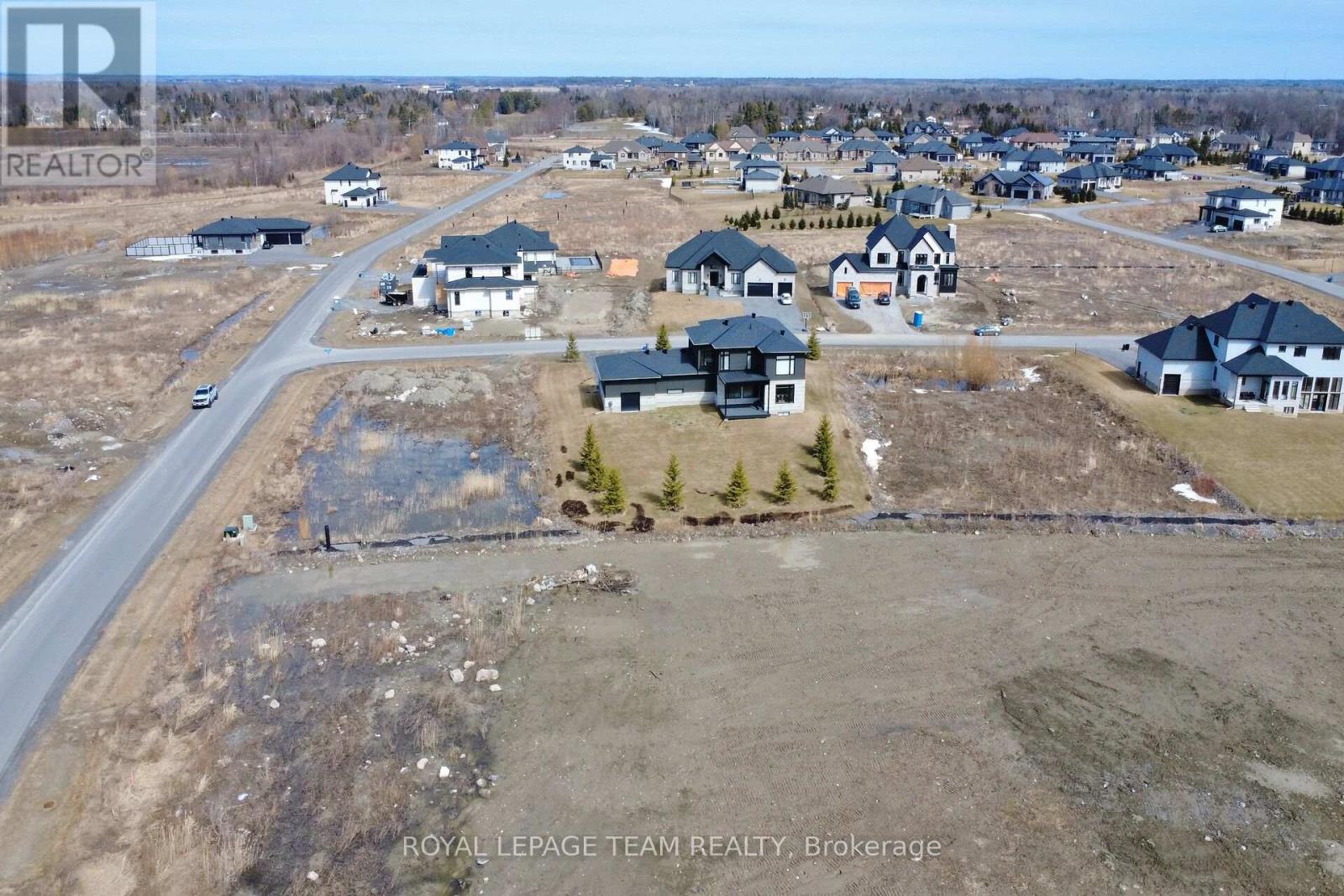 Photo 14 of 6715 Still Meadow Way, Ottawa ON