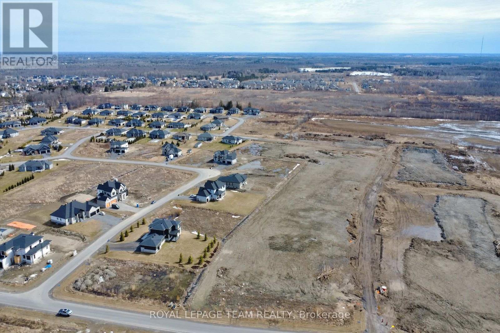 Photo 10 of 6715 Still Meadow Way, Ottawa ON