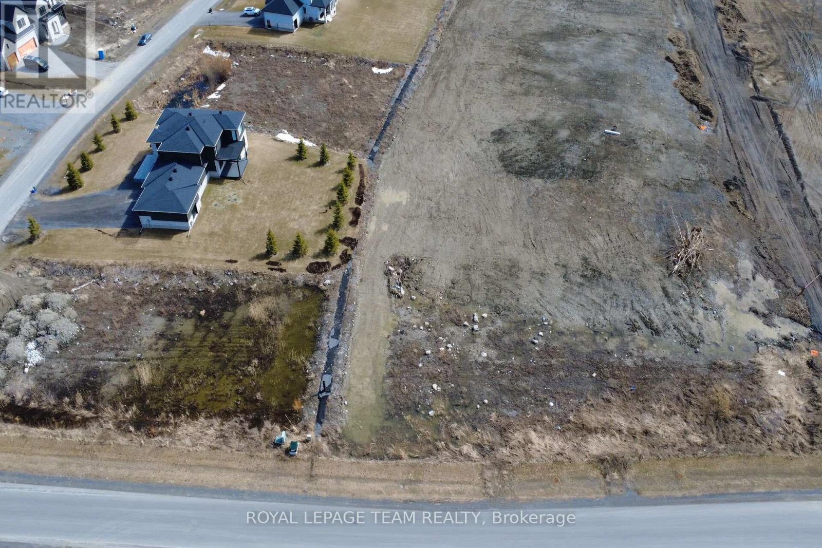 Photo 9 of 6715 Still Meadow Way, Ottawa ON