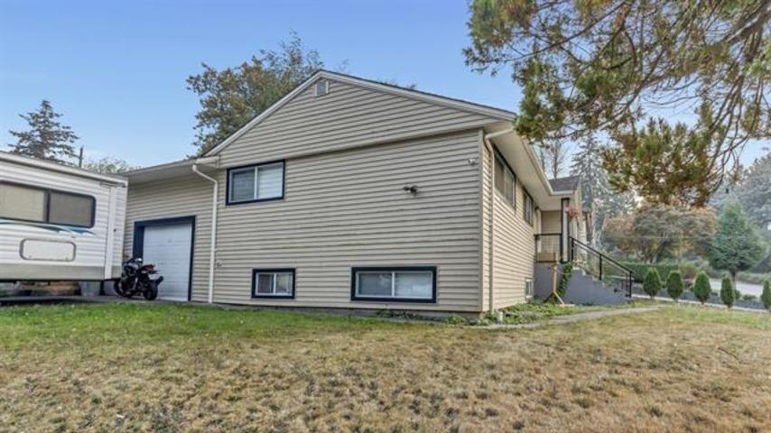 Photo 7 of 11352 Glen Avon Drive, Surrey BC