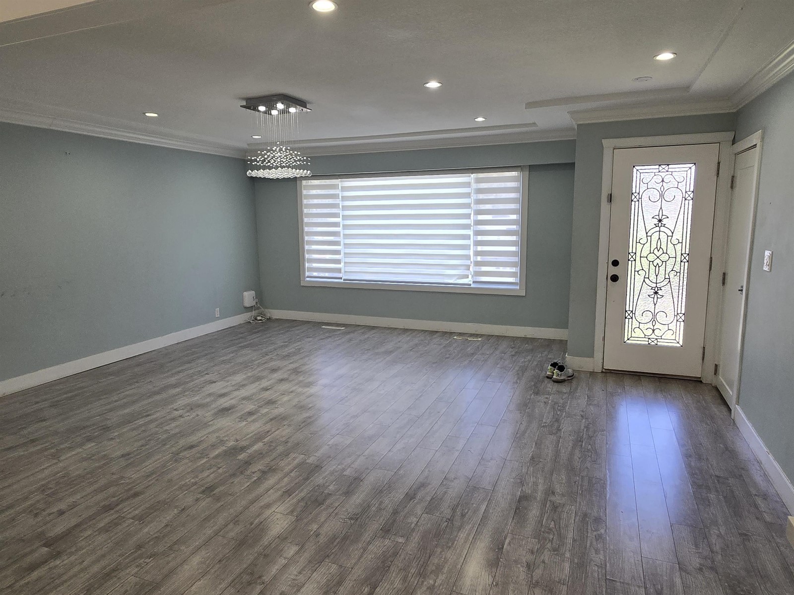 Photo 3 of 11352 Glen Avon Drive, Surrey BC