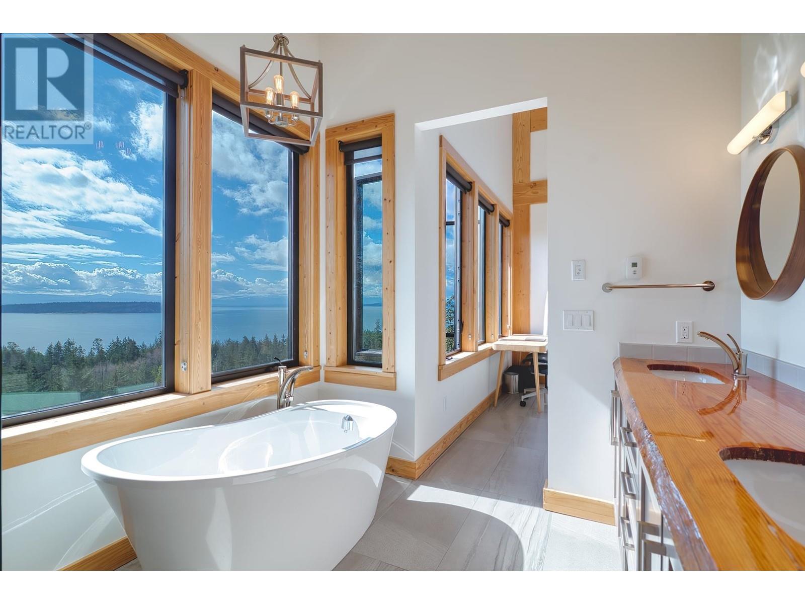 10706 WOOD BAY RIDGE ROAD, Halfmoon Bay
