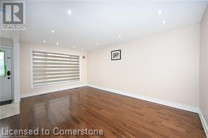 Photo 12 of 48 Larchwood Circle, Welland ON