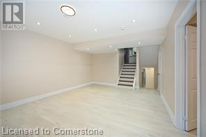 Photo 26 of 48 Larchwood Circle, Welland ON