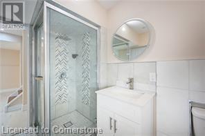 Photo 34 of 48 Larchwood Circle, Welland ON
