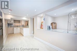 Photo 38 of 48 Larchwood Circle, Welland ON