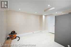 Photo 39 of 48 Larchwood Circle, Welland ON