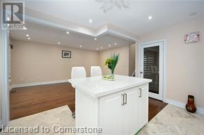 Photo 8 of 48 Larchwood Circle, Welland ON