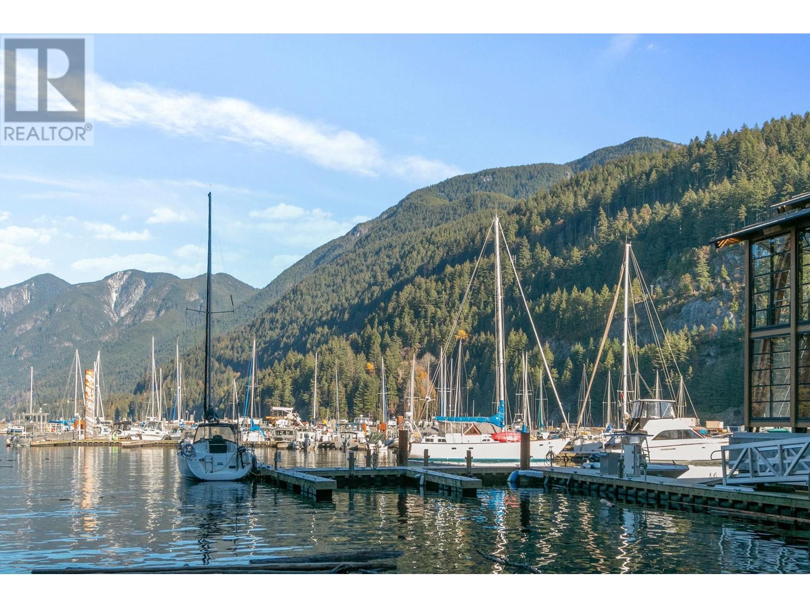 303 6697 NELSON AVENUE, West Vancouver