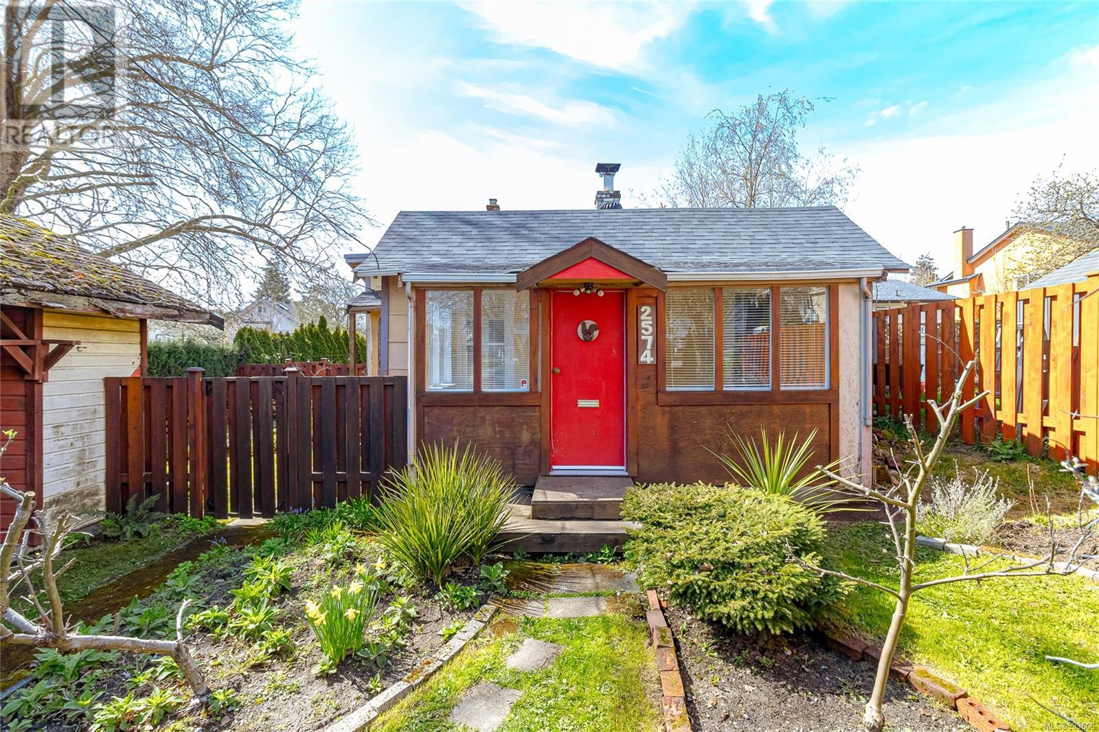  2574 Cook Street, Victoria