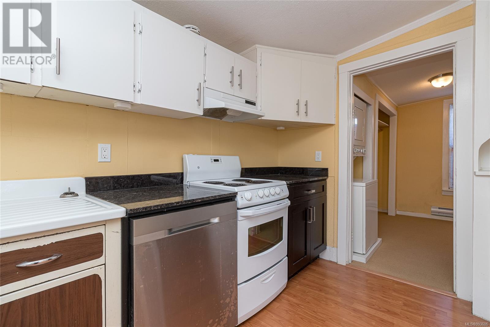  2574 Cook Street, Victoria