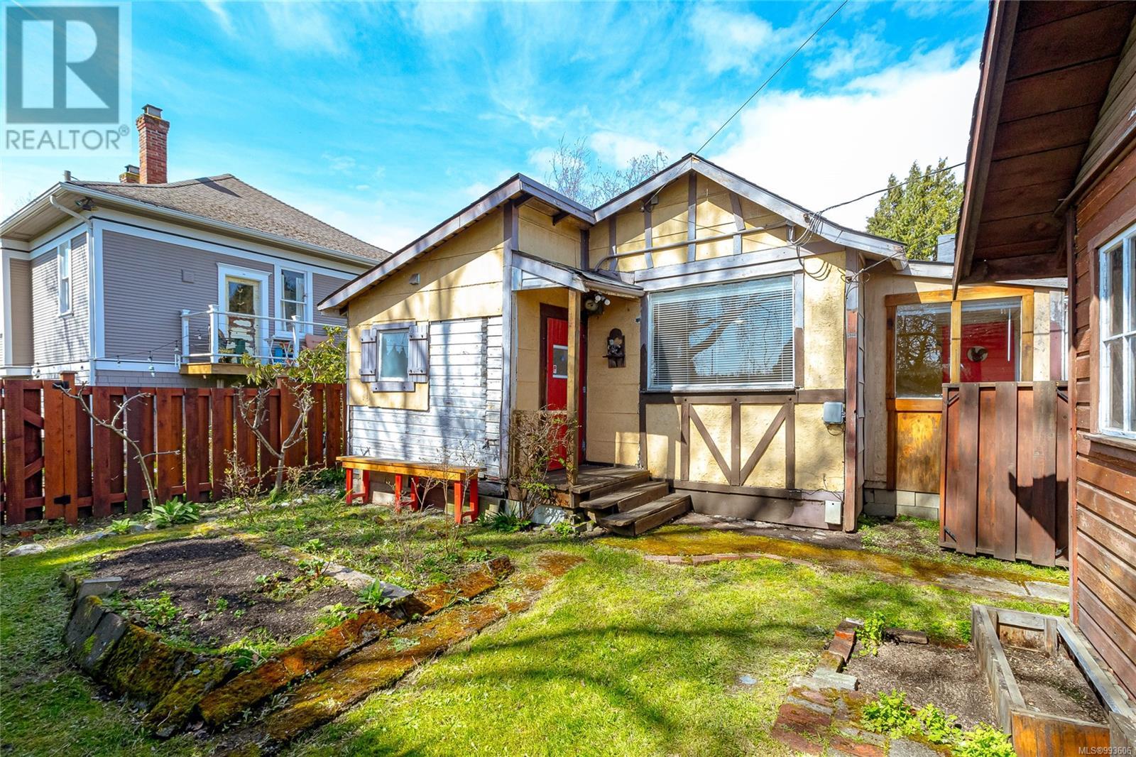  2574 Cook Street, Victoria