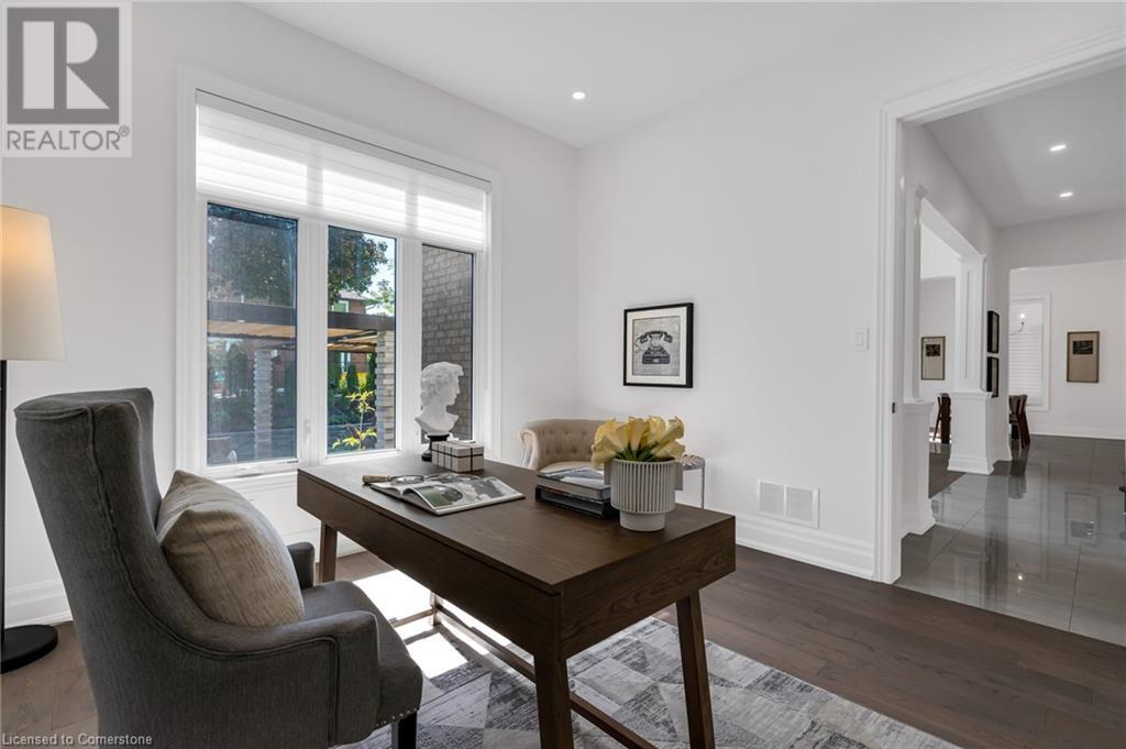 Photo 28 of 18 Legacy Lane, Hamilton ON