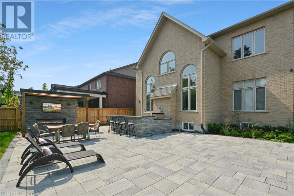 Photo 1 of 18 Legacy Lane, Hamilton ON