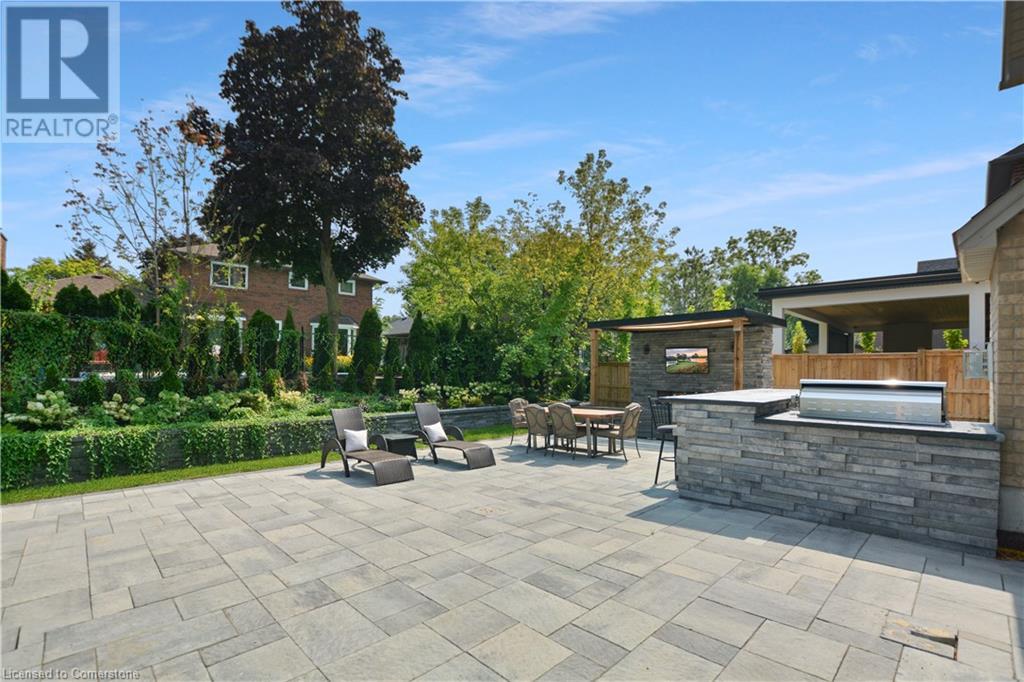 Photo 23 of 18 Legacy Lane, Hamilton ON