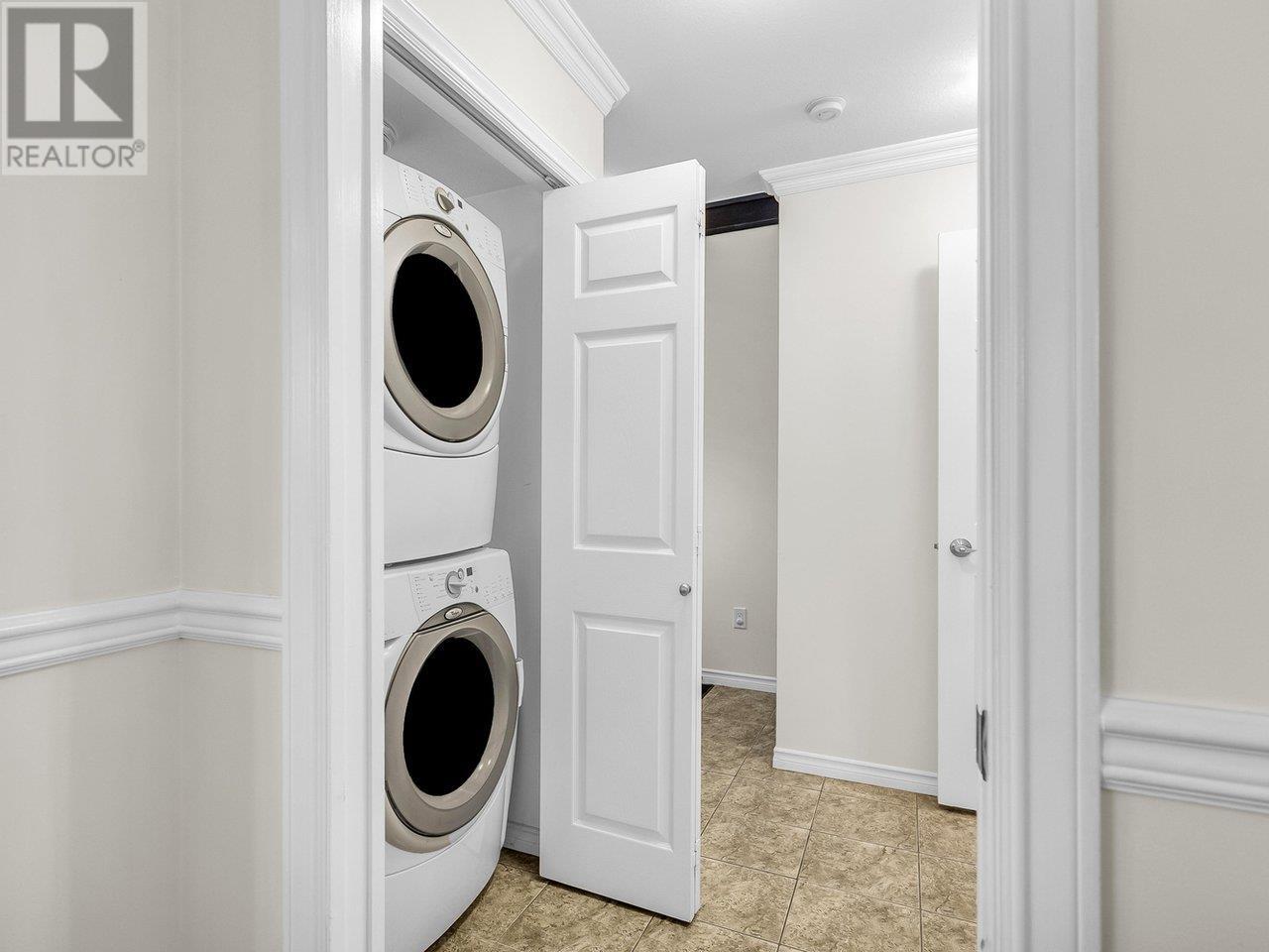 1 4689 CANADA WAY, Burnaby