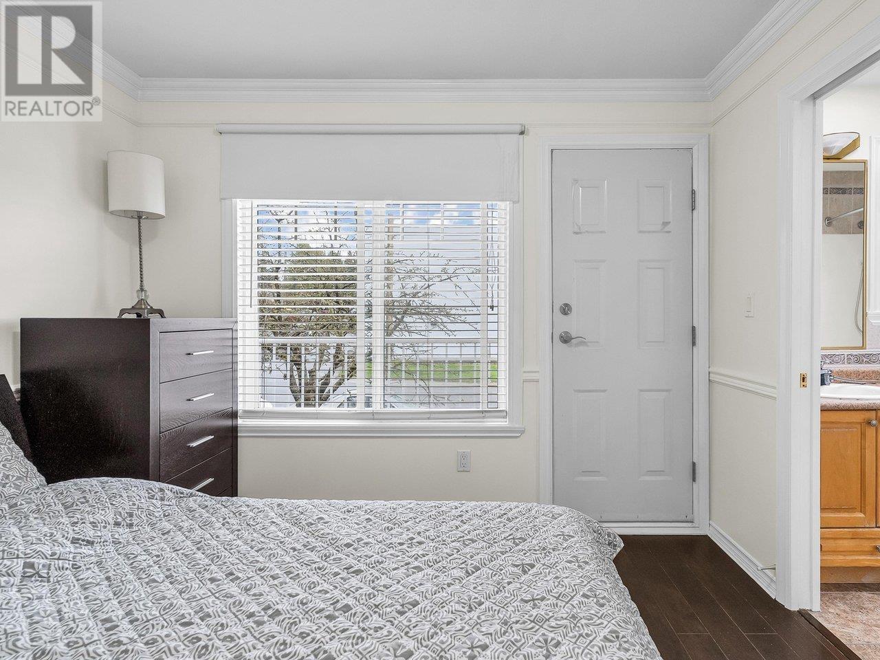 1 4689 CANADA WAY, Burnaby