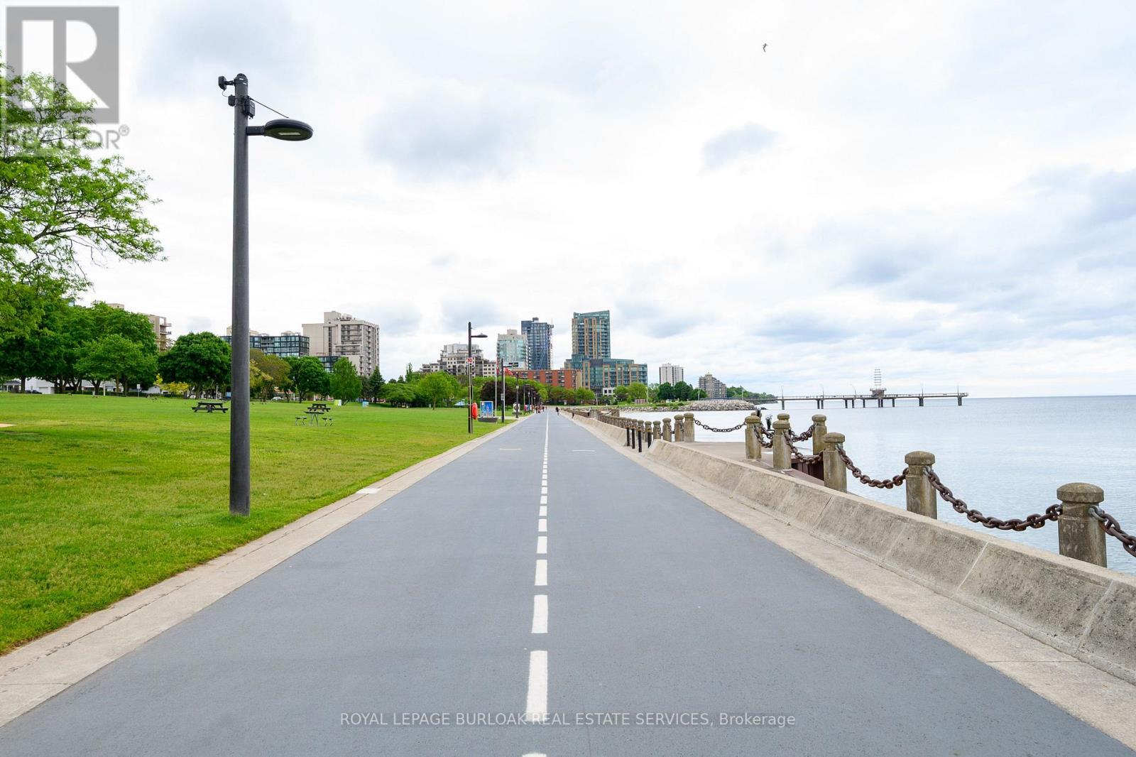 Photo 30 of 108 1377 Lakeshore Road, Burlington ON