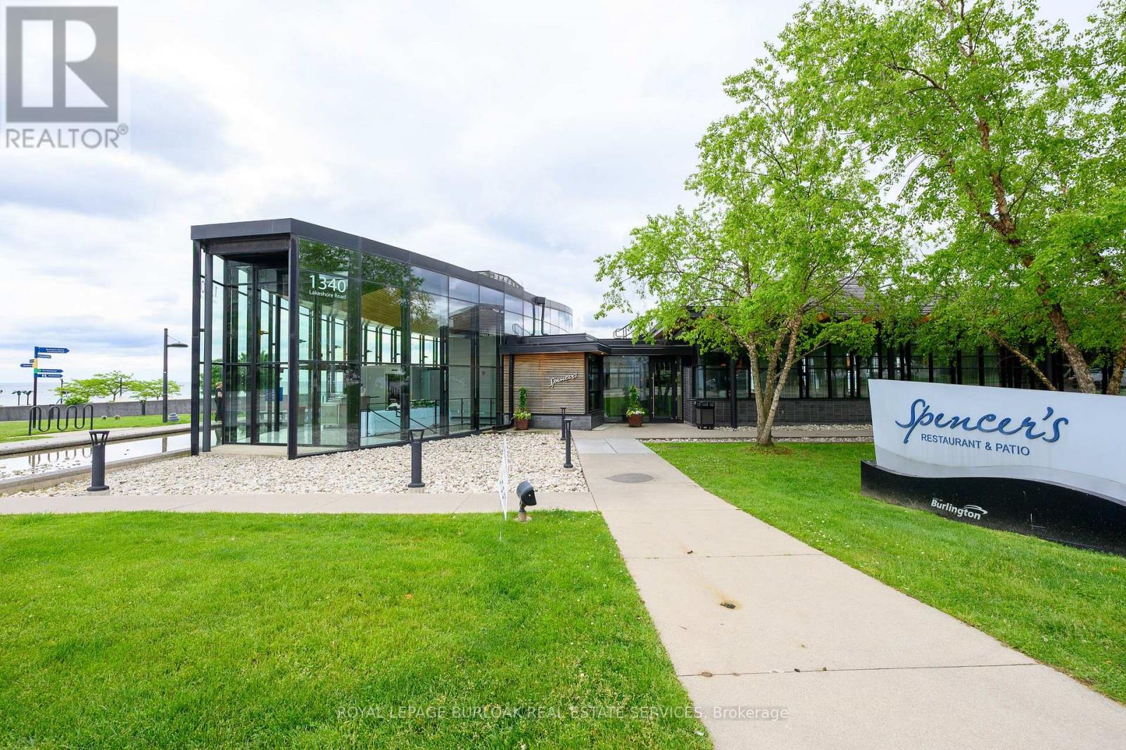 Photo 32 of 108 1377 Lakeshore Road, Burlington ON