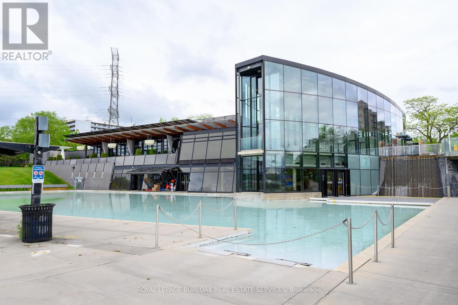 Photo 33 of 108 1377 Lakeshore Road, Burlington ON