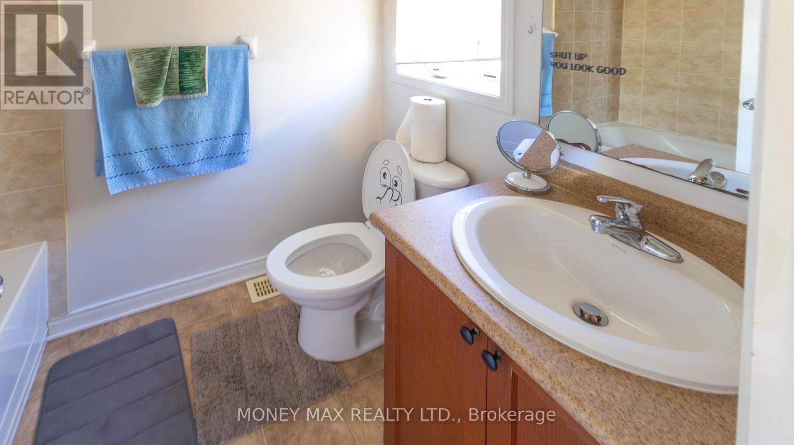 Photo 14 of 39 Chesapeake Crescent, Ottawa ON