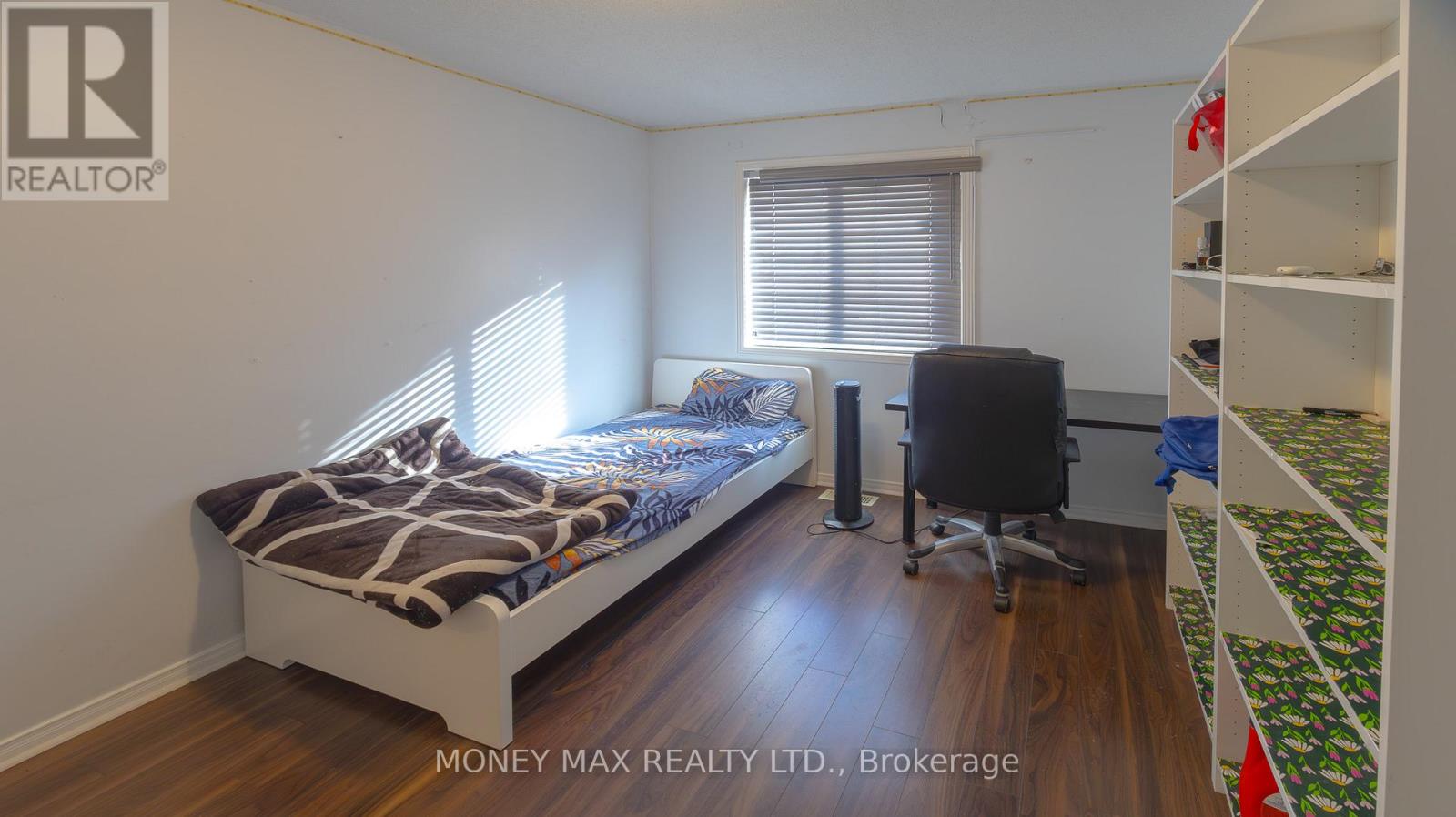 Photo 18 of 39 Chesapeake Crescent, Ottawa ON
