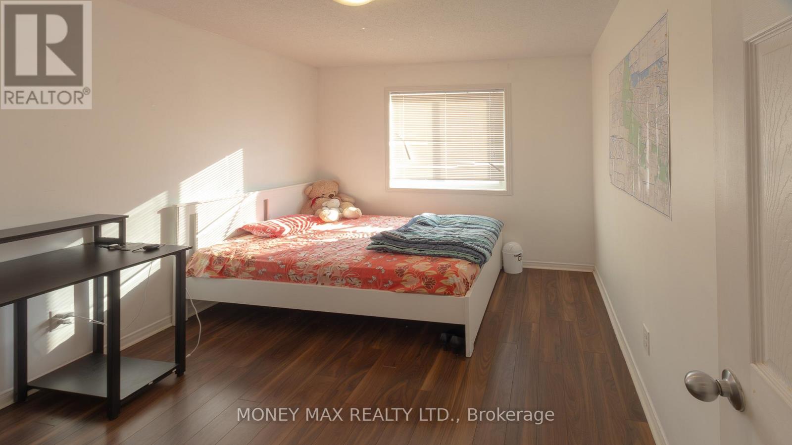 Photo 19 of 39 Chesapeake Crescent, Ottawa ON
