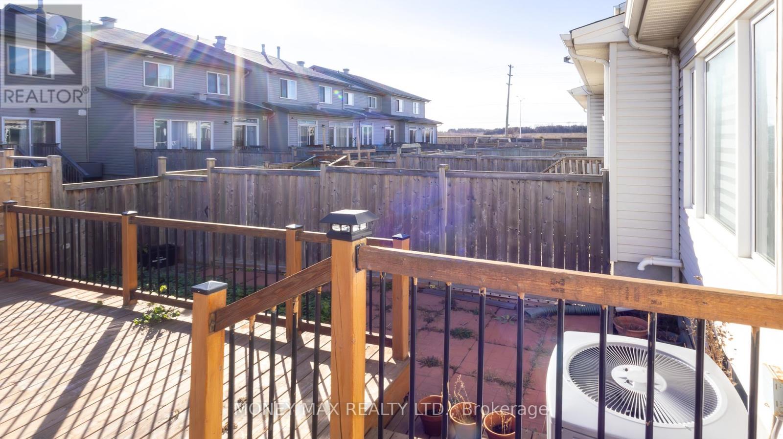 Photo 28 of 39 Chesapeake Crescent, Ottawa ON