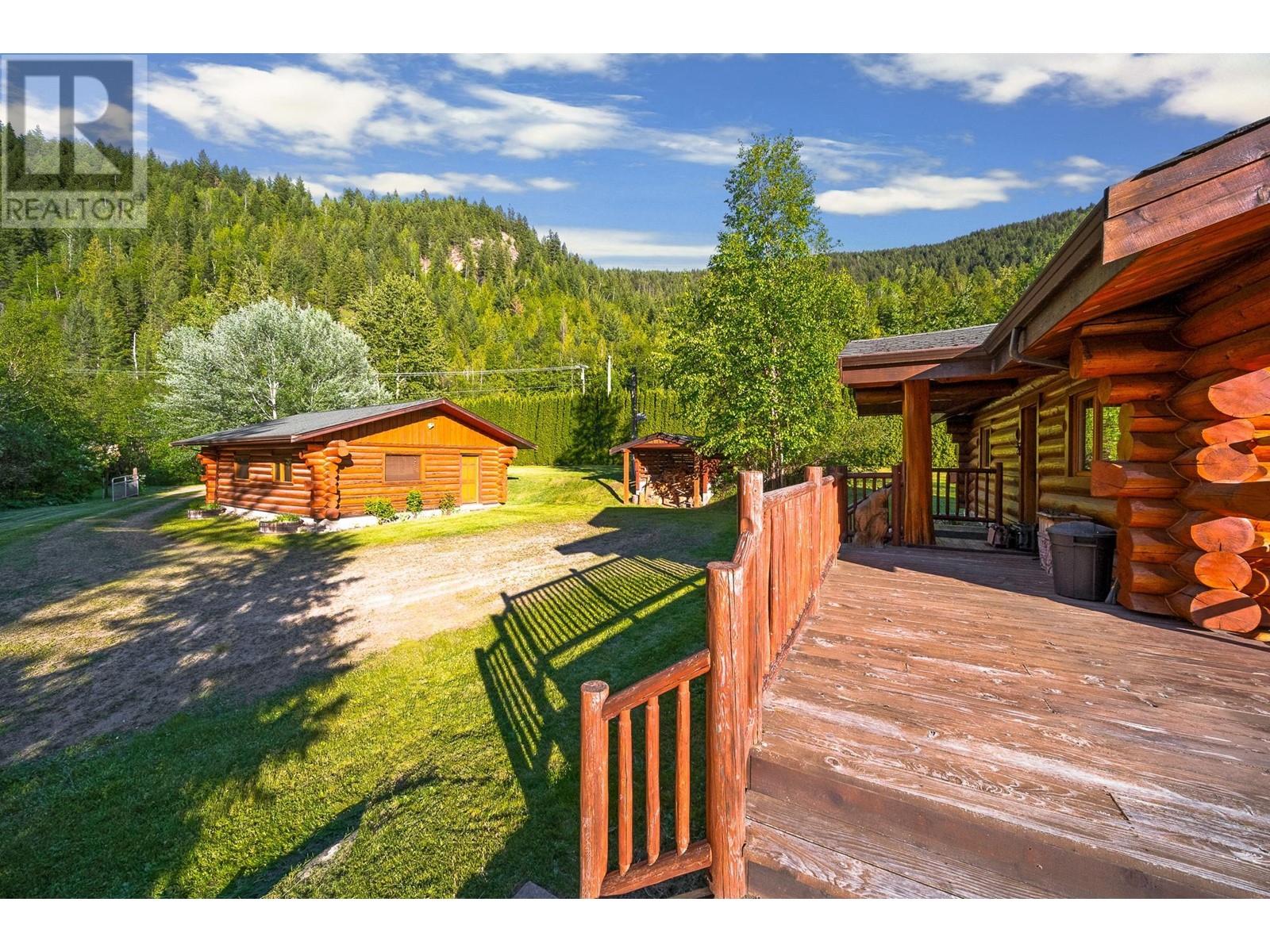 1860 AGATE BAY Road, Barriere