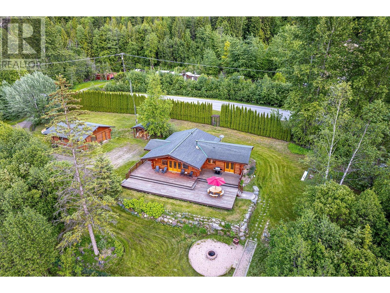 1860 AGATE BAY Road, Barriere