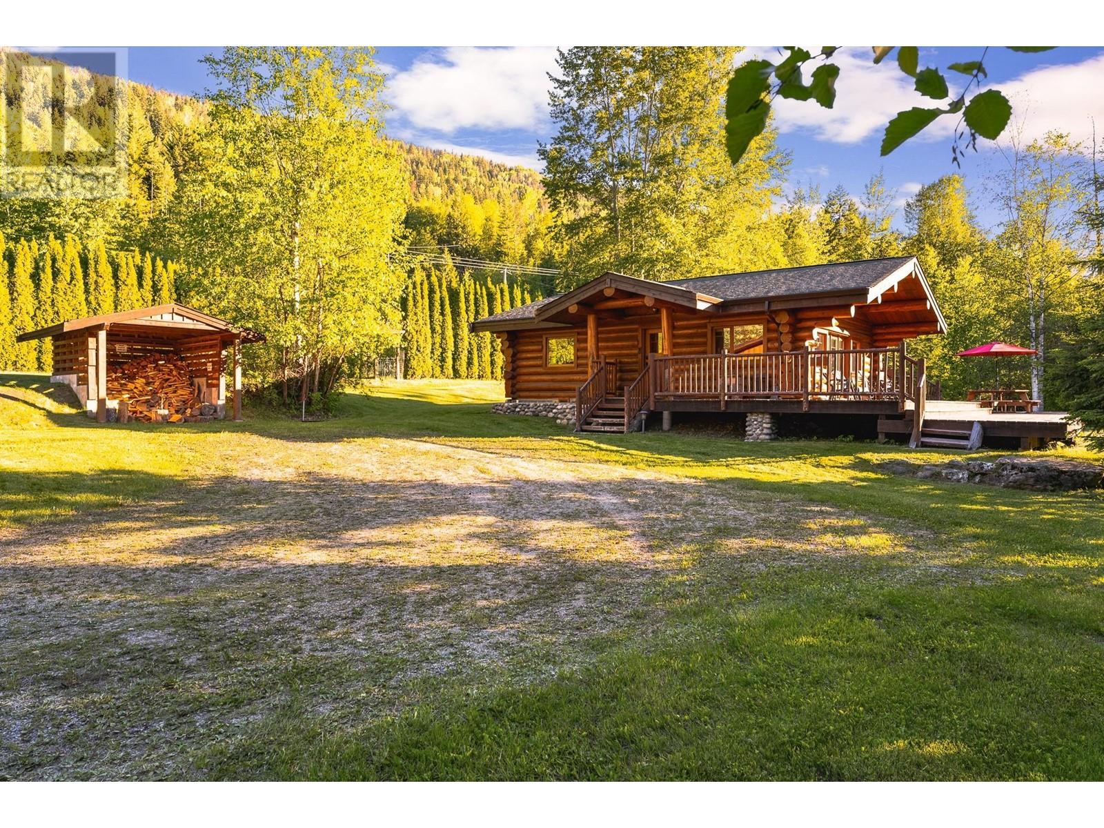 1860 AGATE BAY Road, Barriere