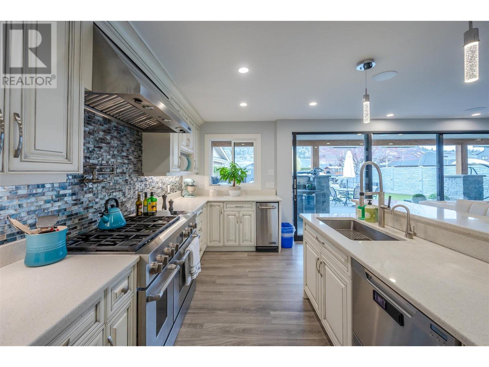  1362 Green Bay Road, West Kelowna