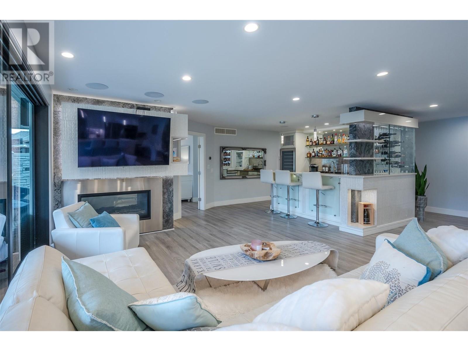  1362 Green Bay Road, West Kelowna
