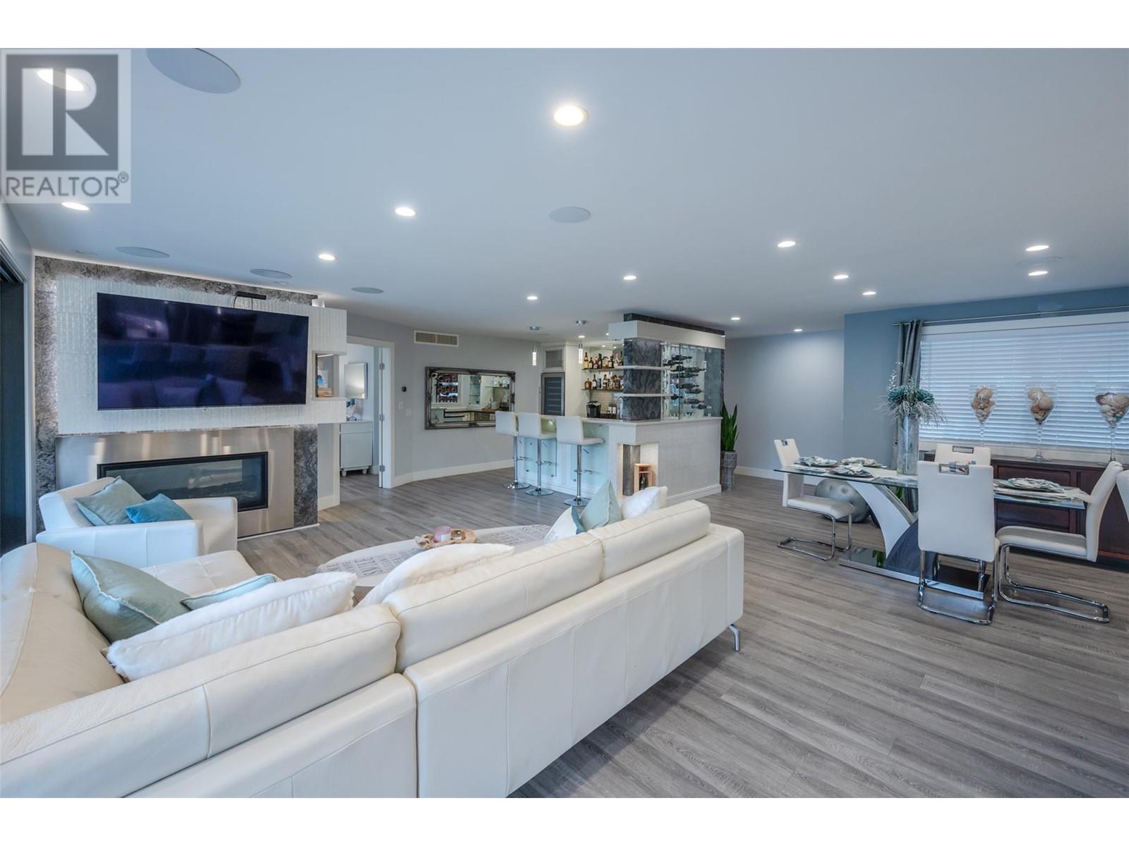  1362 Green Bay Road, West Kelowna