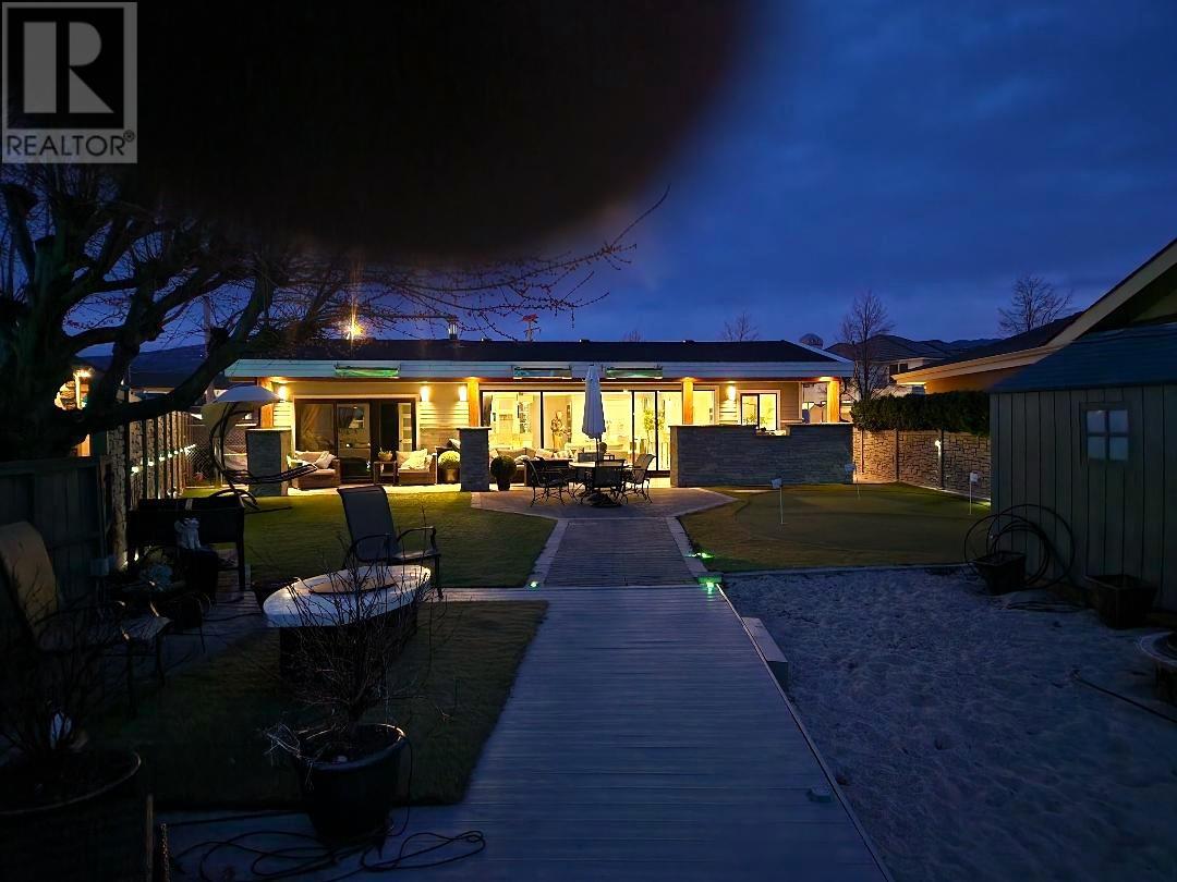  1362 Green Bay Road, West Kelowna
