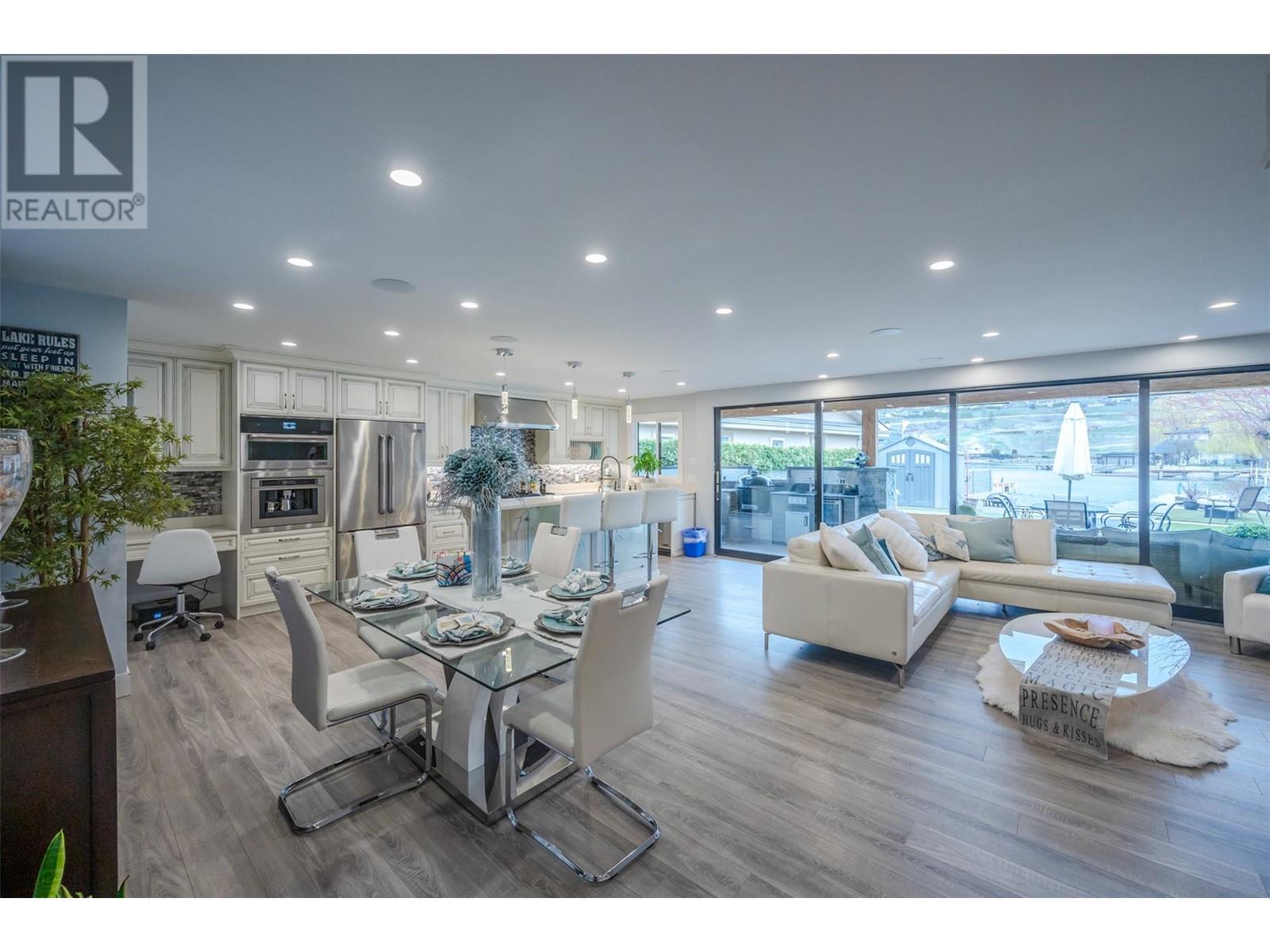  1362 Green Bay Road, West Kelowna