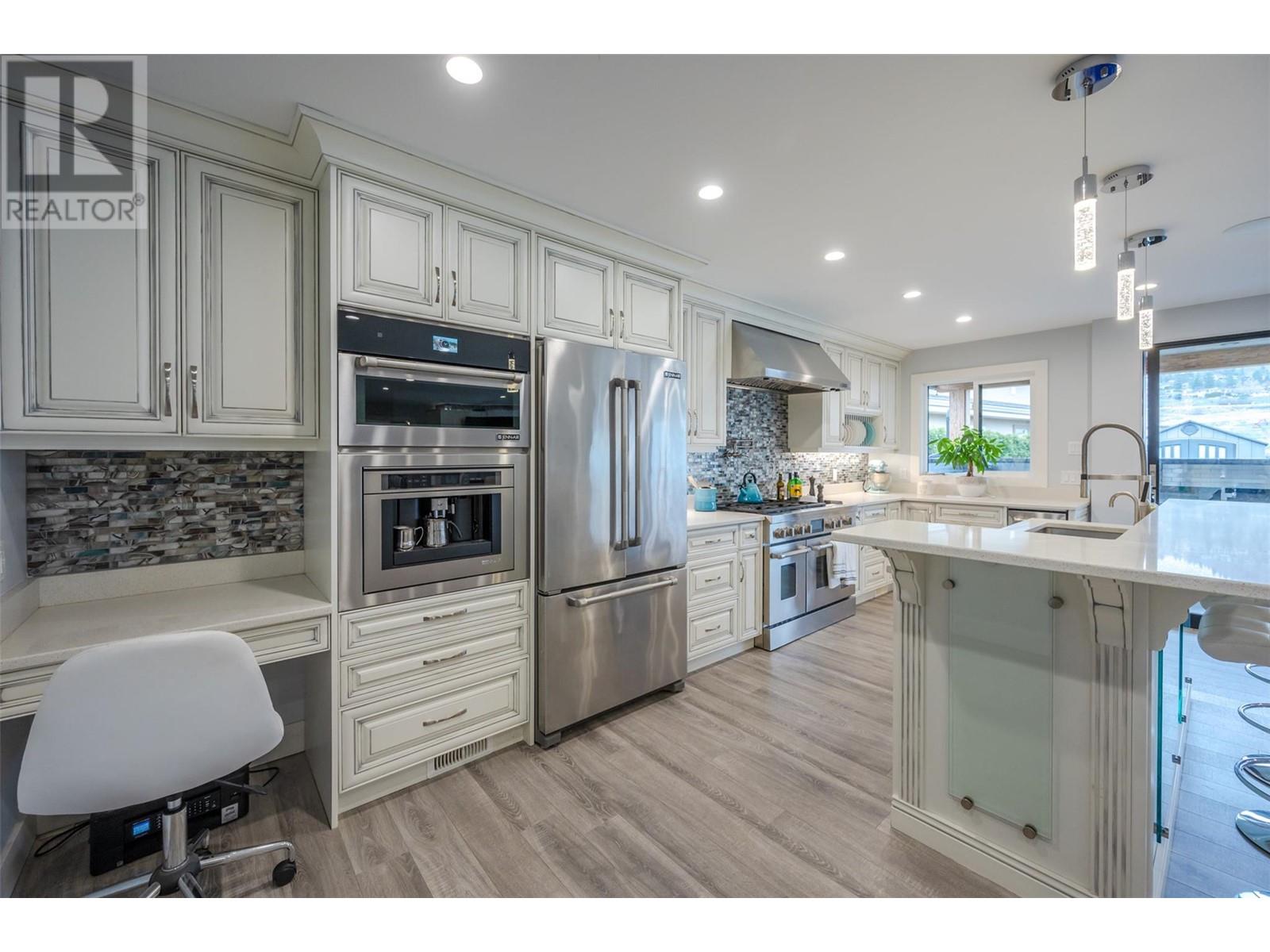  1362 Green Bay Road, West Kelowna