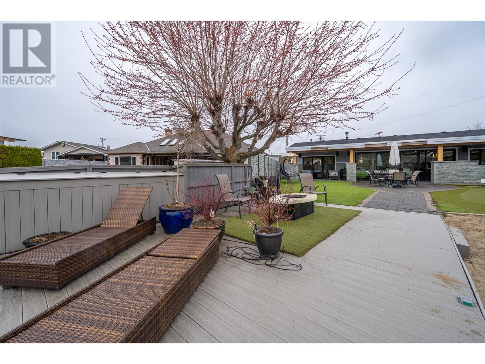  1362 Green Bay Road, West Kelowna