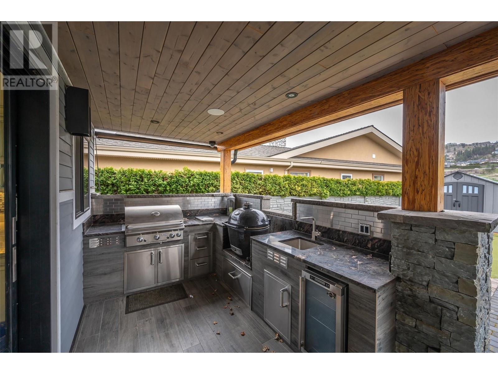  1362 Green Bay Road, West Kelowna