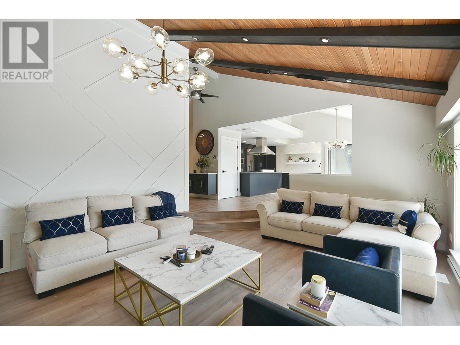 7305 REDROOFFS ROAD, Halfmoon Bay