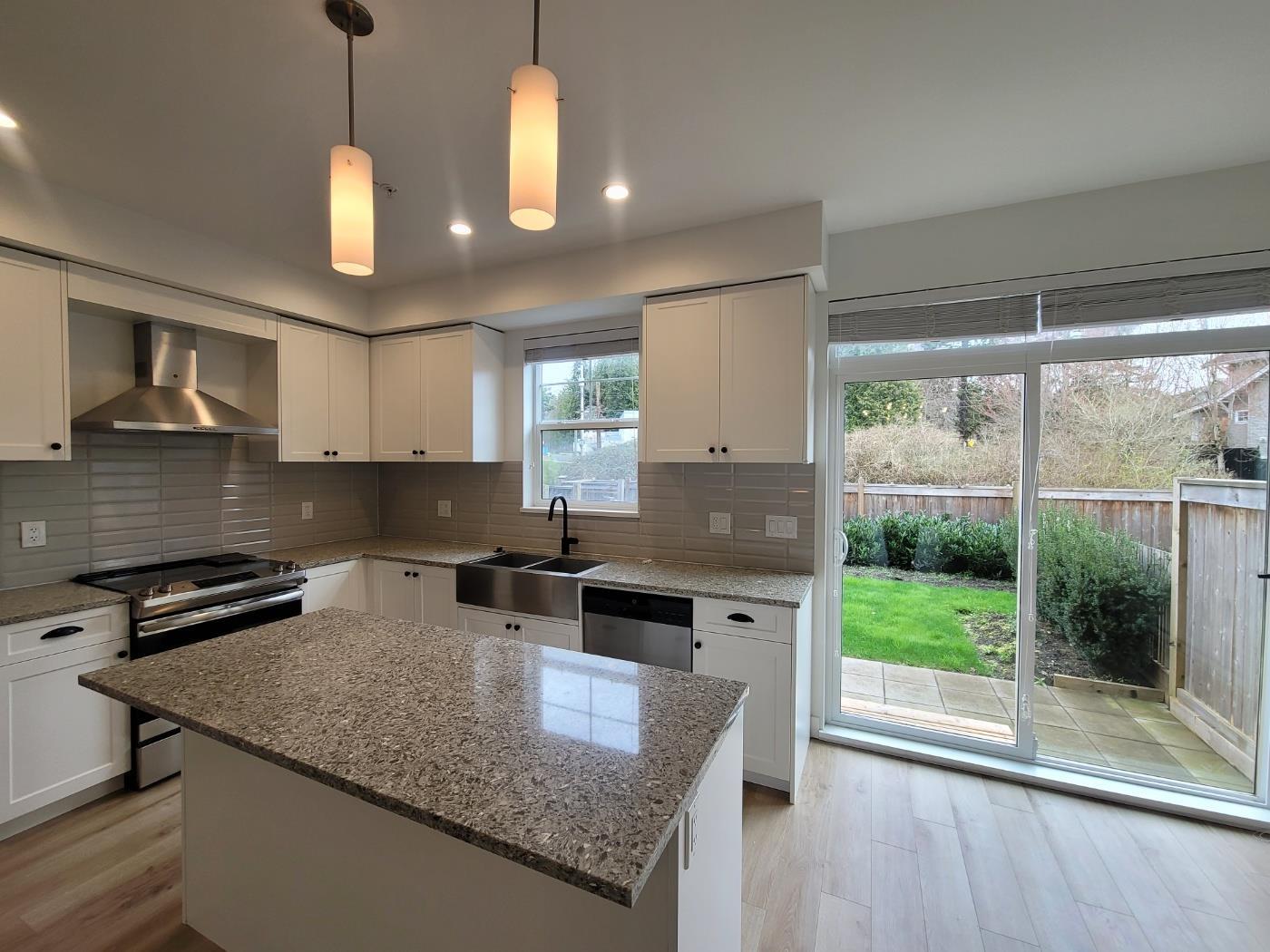Photo 3 of 50 20487 65 Avenue, Langley BC