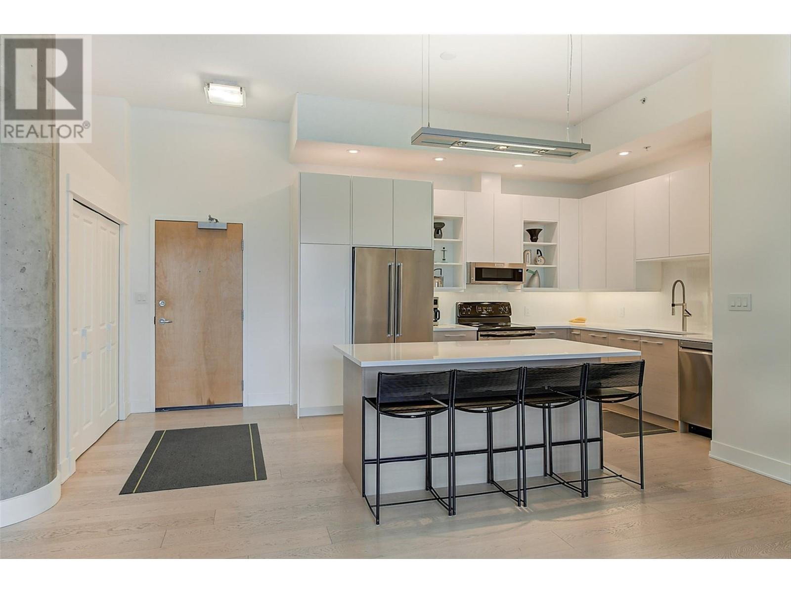 402 1329 Ellis Street, Kelowna