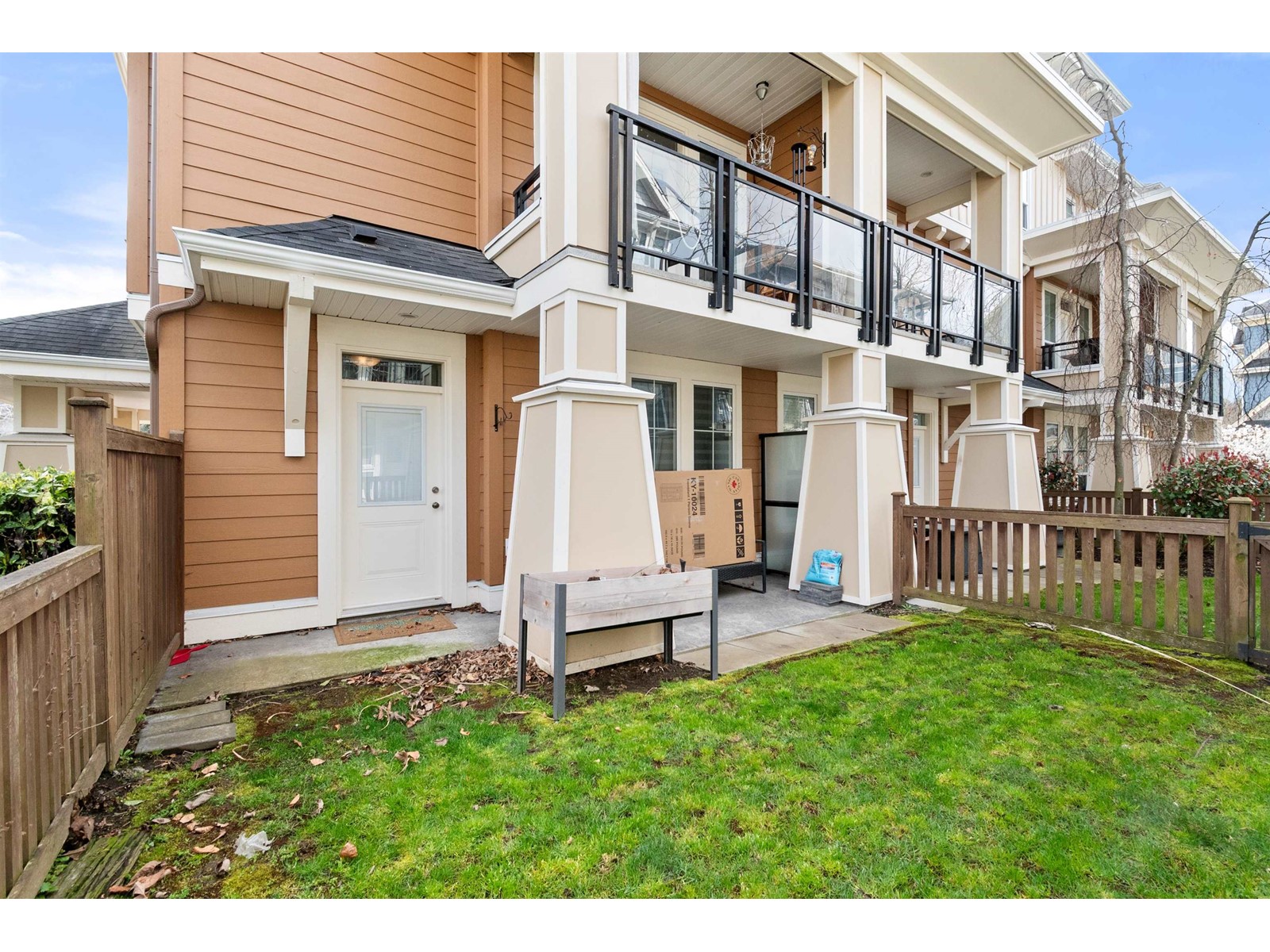 43 45290 SOOWAHLIE CRESCENT, Garrison Crossing, Chilliwack