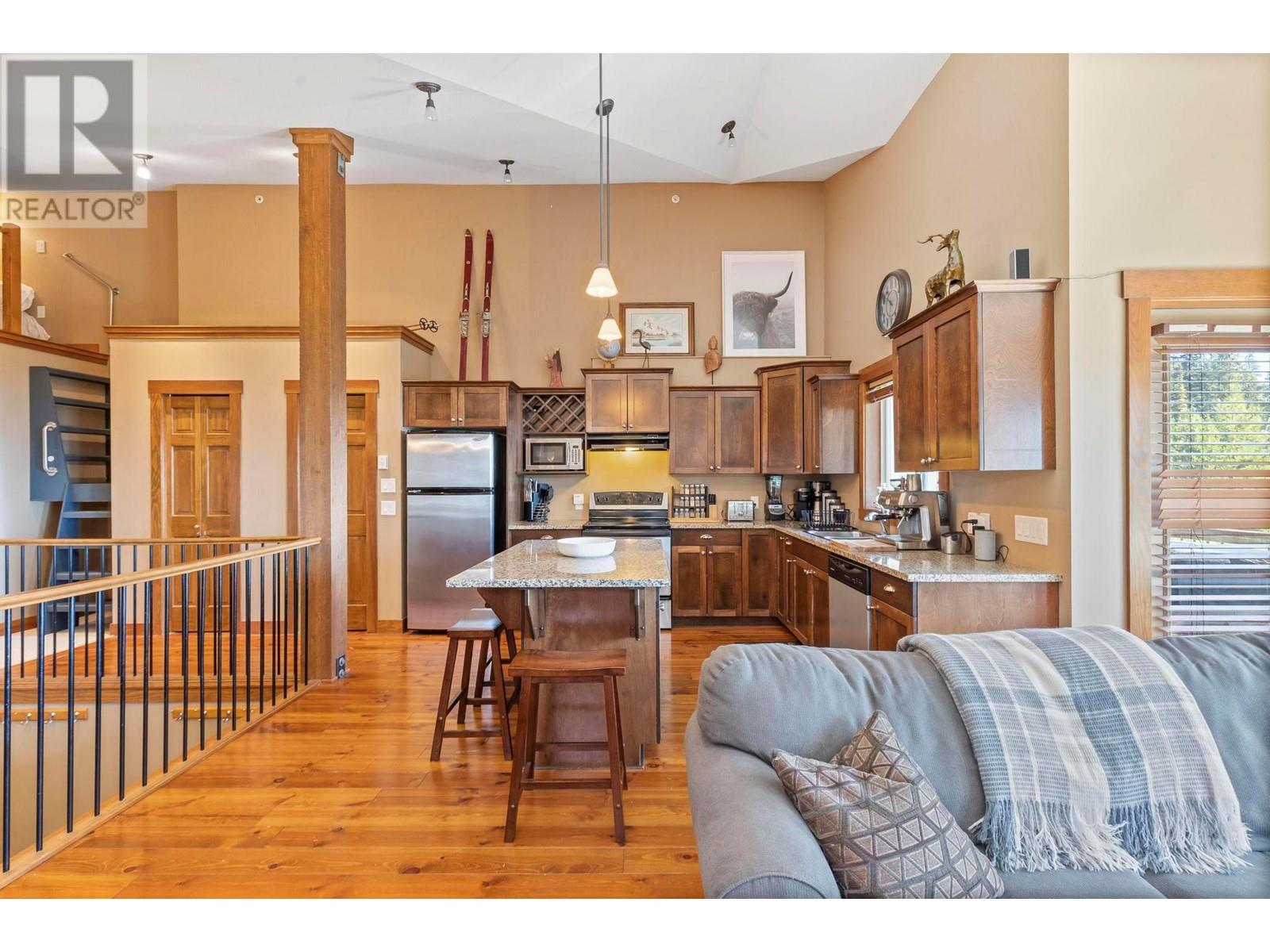 4 4939 Snow Pines Road, Big White