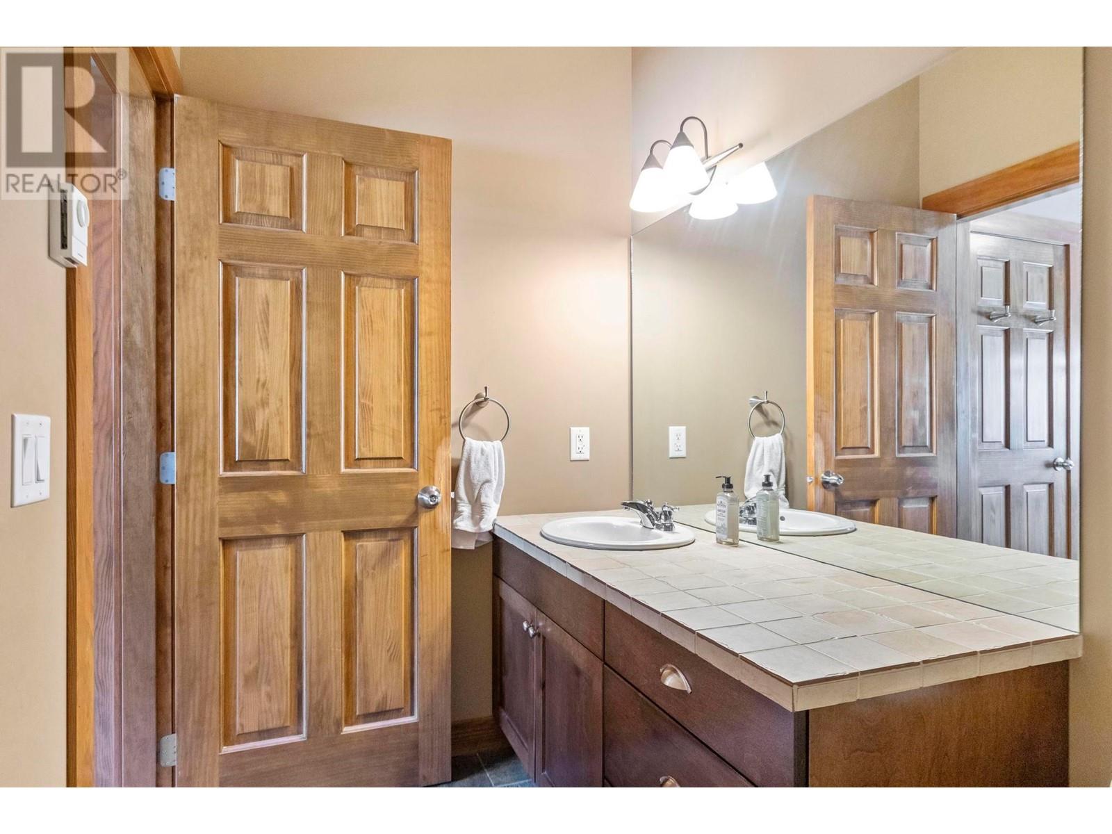 4 4939 Snow Pines Road, Big White
