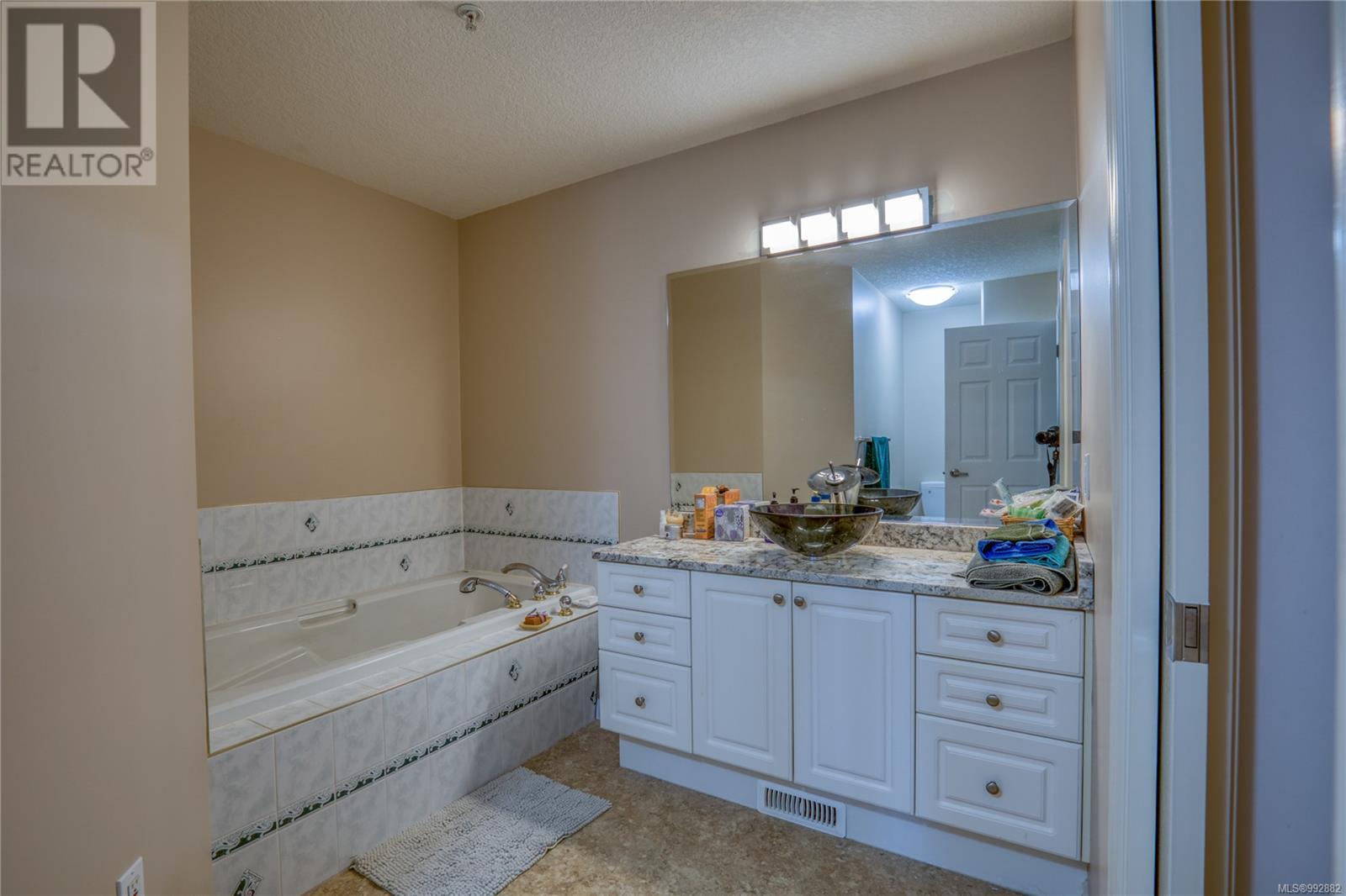 3395 EDGEWOOD DR - Image 29