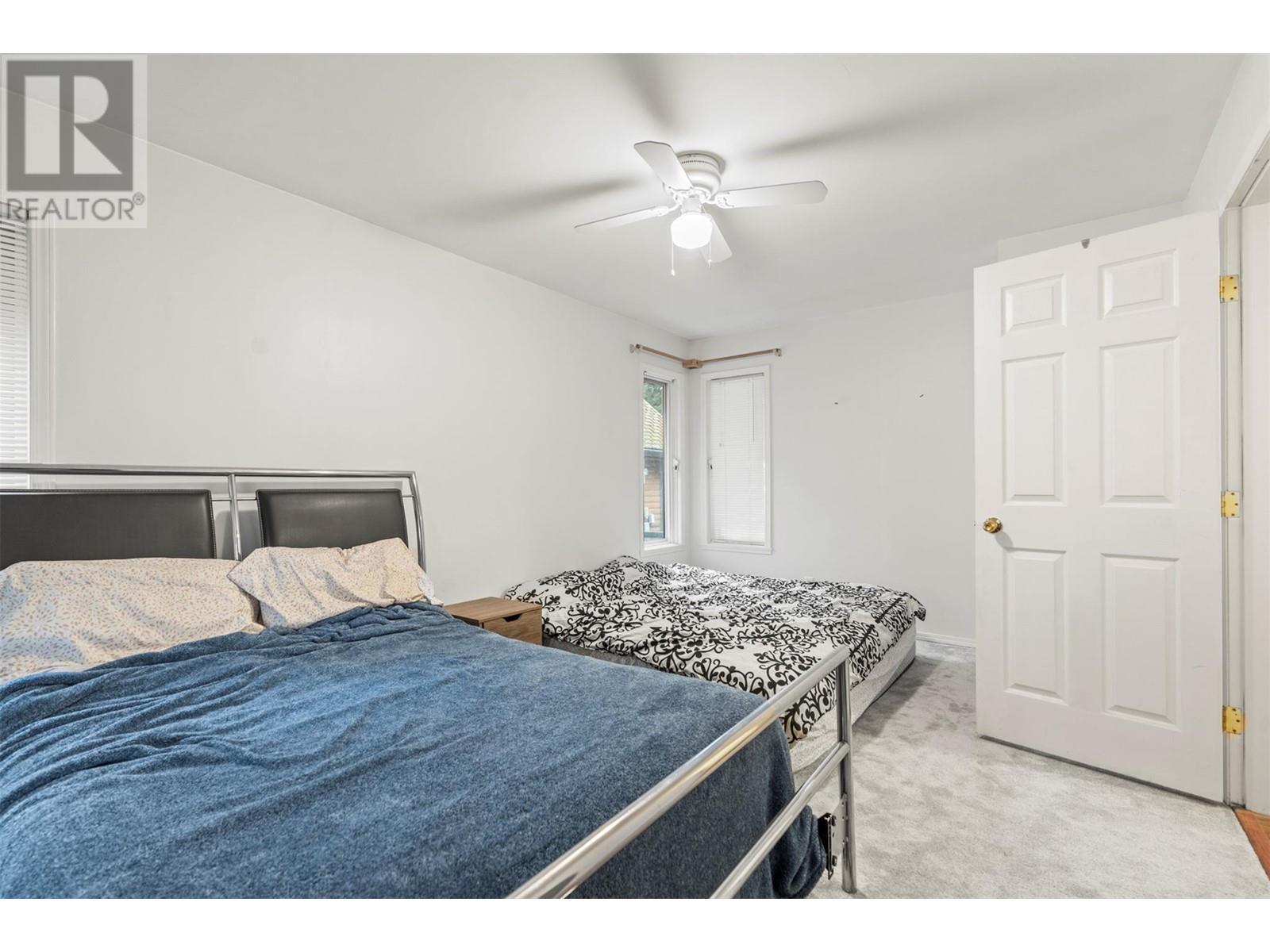  164 Falcon Avenue, Vernon