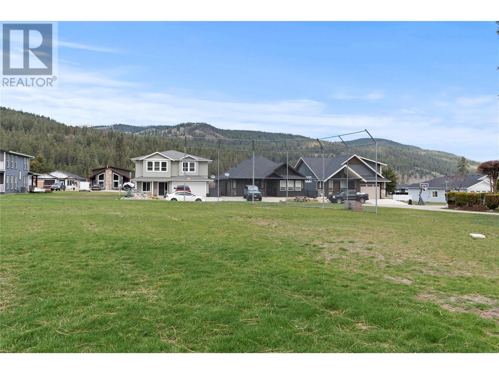  164 Falcon Avenue, Vernon